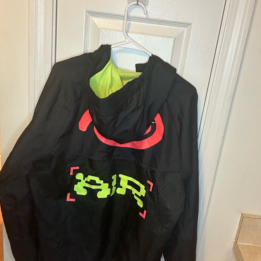 Nike wind breaker